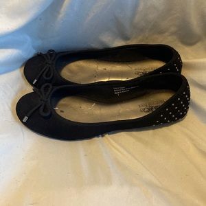 Nice coach and four flats